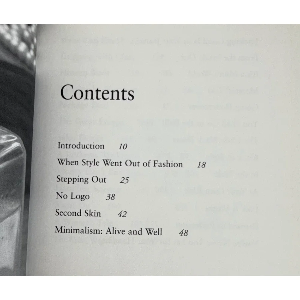 Karen Homer Things a Woman Should Know About Style Book Pink Audrey Hepburn 2003